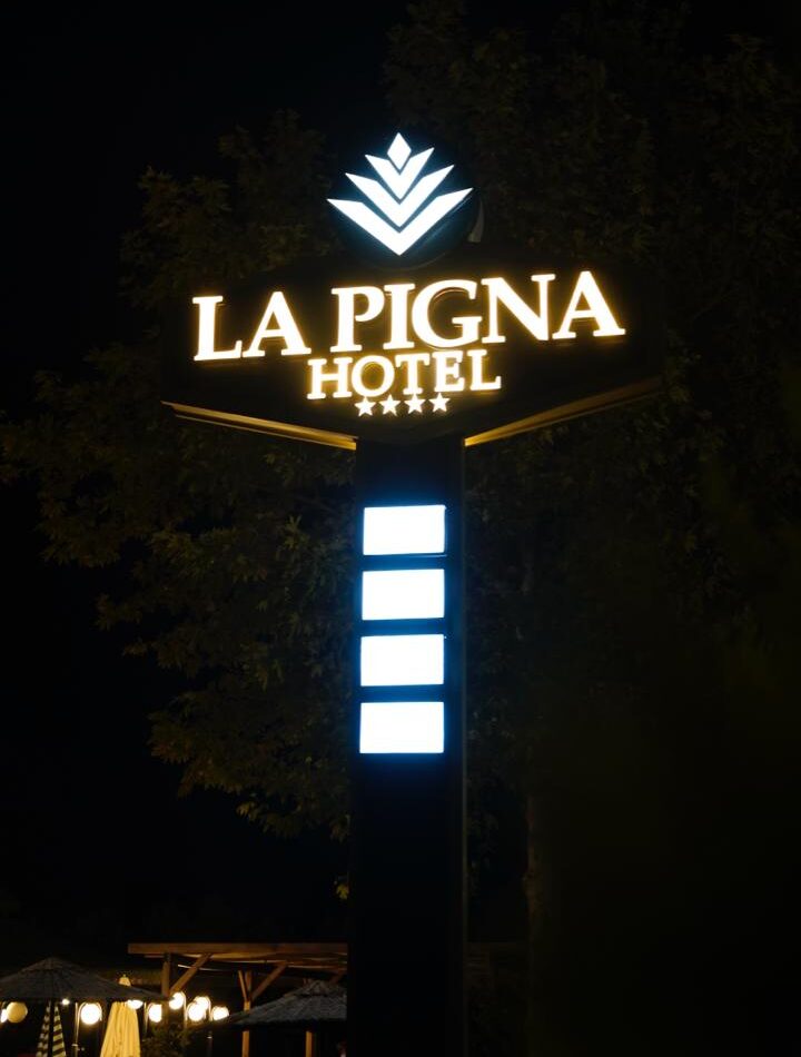 La Pigna Hotel Gece Görüşü